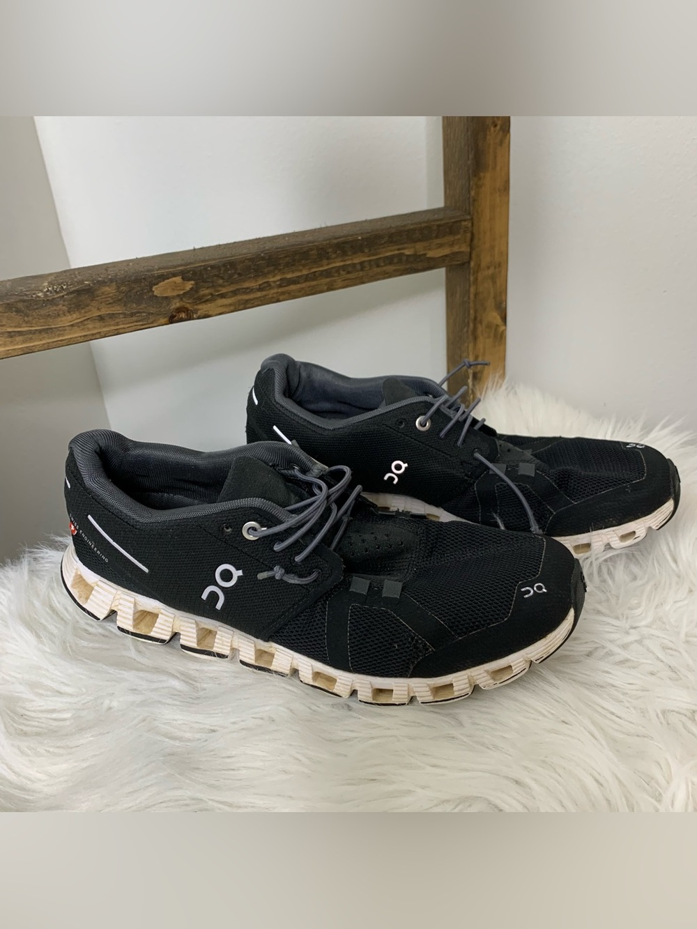 On Cloud 5 Black Swiss Engineering Lightweight Running Shoes Size 10